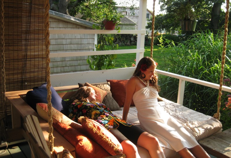 swinging bed 1
